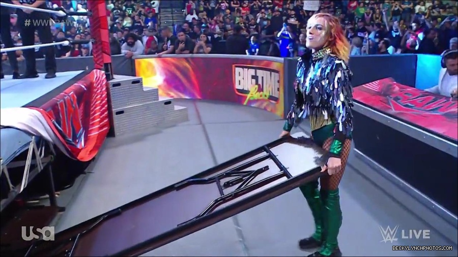 WWE_RAW_4th_July_2022_720p_WEBRip_h264_mp4_007875011.jpg