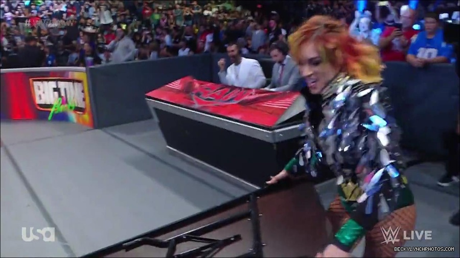 WWE_RAW_4th_July_2022_720p_WEBRip_h264_mp4_007879416.jpg