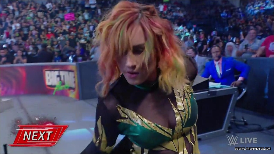 WWE_RAW_4th_July_2022_720p_WEBRip_h264_mp4_007887023.jpg