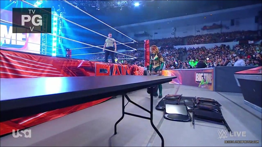 WWE_RAW_4th_July_2022_720p_WEBRip_h264_mp4_007914582.jpg