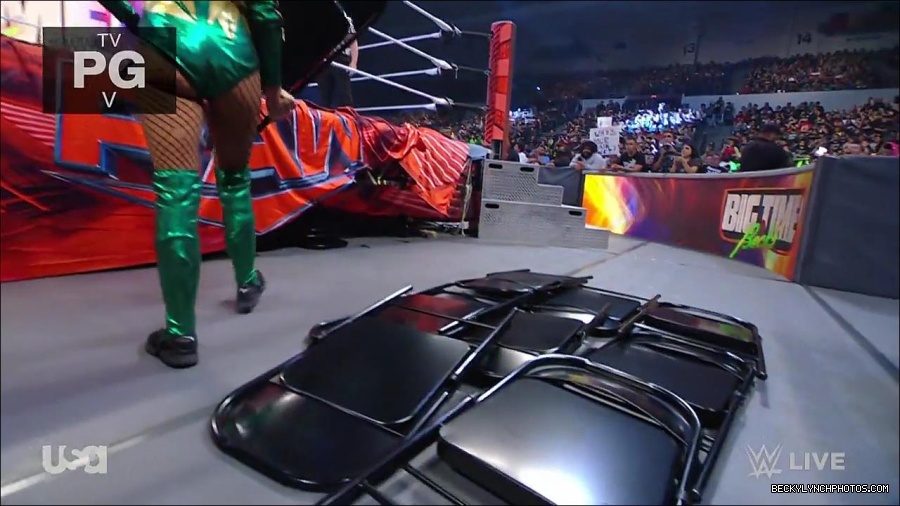 WWE_RAW_4th_July_2022_720p_WEBRip_h264_mp4_007918185.jpg