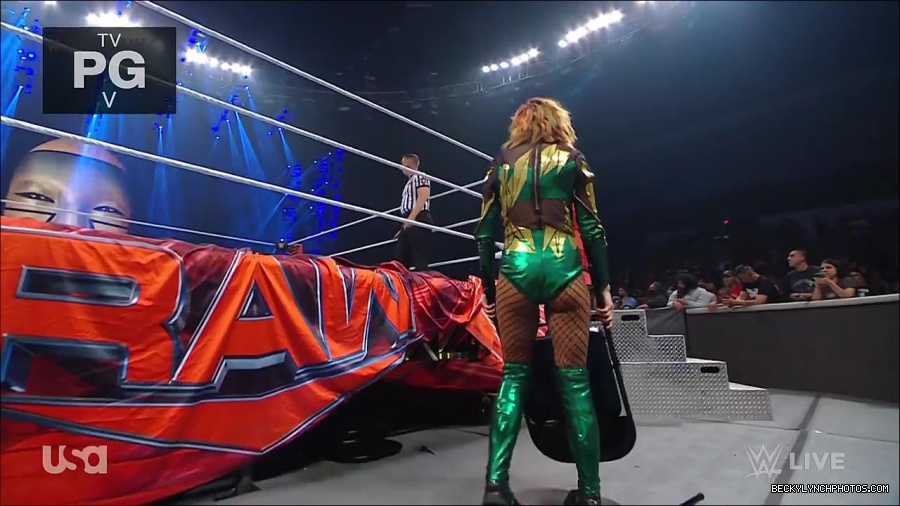 WWE_RAW_4th_July_2022_720p_WEBRip_h264_mp4_007921789.jpg