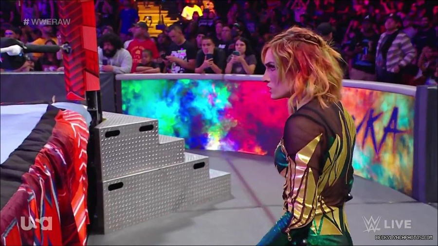WWE_RAW_4th_July_2022_720p_WEBRip_h264_mp4_008043694.jpg