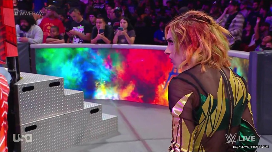 WWE_RAW_4th_July_2022_720p_WEBRip_h264_mp4_008046097.jpg
