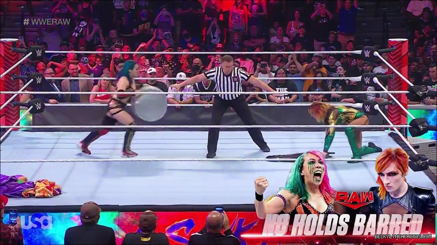 WWE_RAW_4th_July_2022_720p_WEBRip_h264_mp4_008052103.jpg