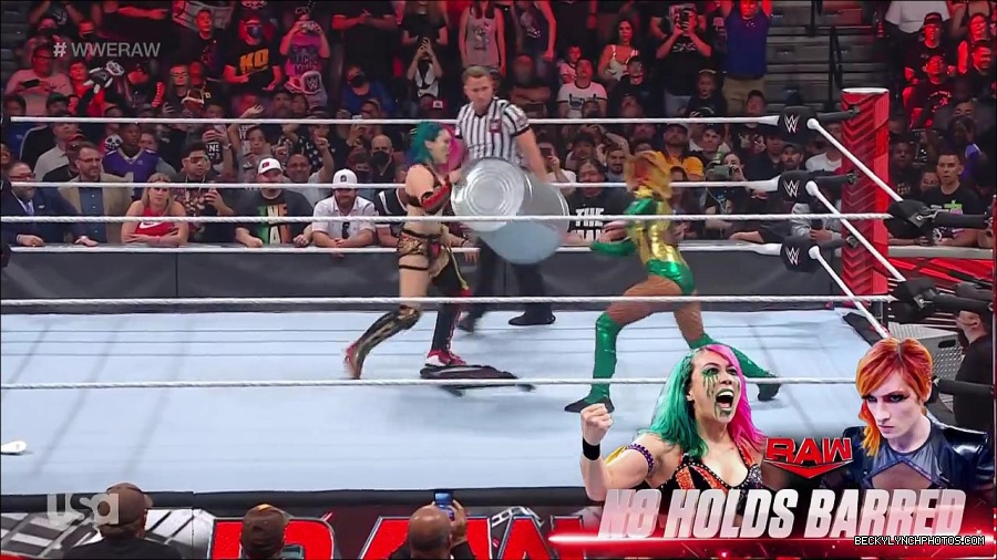 WWE_RAW_4th_July_2022_720p_WEBRip_h264_mp4_008054105.jpg