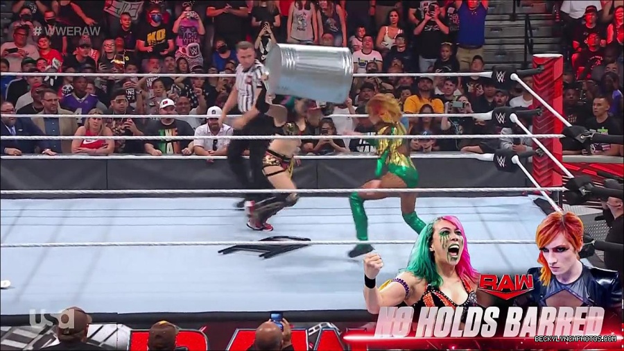 WWE_RAW_4th_July_2022_720p_WEBRip_h264_mp4_008054505.jpg
