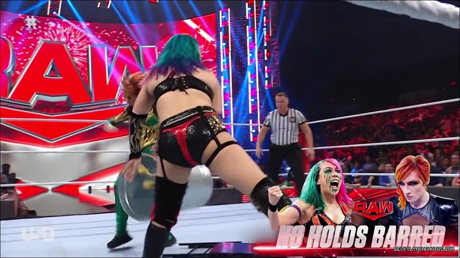 WWE_RAW_4th_July_2022_720p_WEBRip_h264_mp4_008056107.jpg