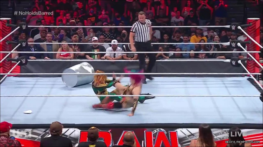 WWE_RAW_4th_July_2022_720p_WEBRip_h264_mp4_008058109.jpg