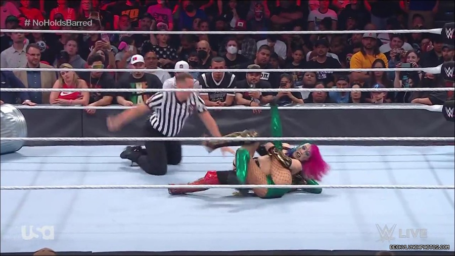 WWE_RAW_4th_July_2022_720p_WEBRip_h264_mp4_008061312.jpg