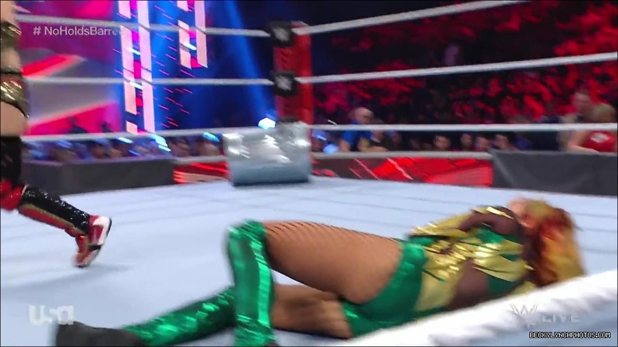 WWE_RAW_4th_July_2022_720p_WEBRip_h264_mp4_008071722.jpg
