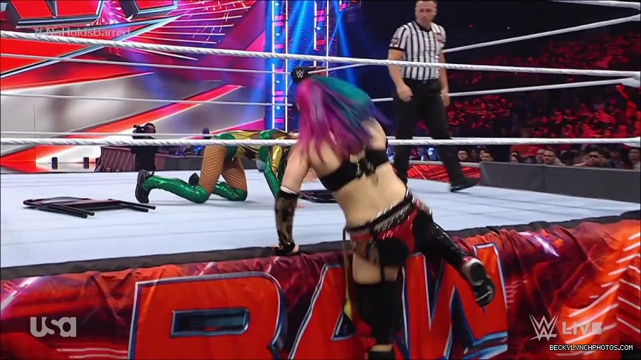 WWE_RAW_4th_July_2022_720p_WEBRip_h264_mp4_008078929.jpg