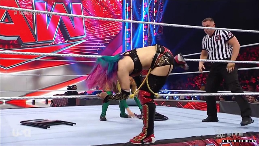 WWE_RAW_4th_July_2022_720p_WEBRip_h264_mp4_008080131.jpg