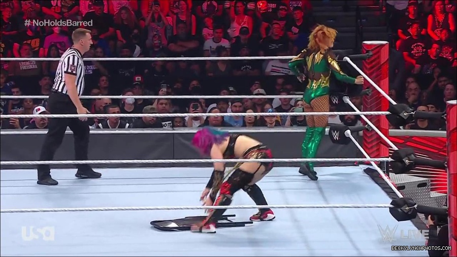 WWE_RAW_4th_July_2022_720p_WEBRip_h264_mp4_008086537.jpg