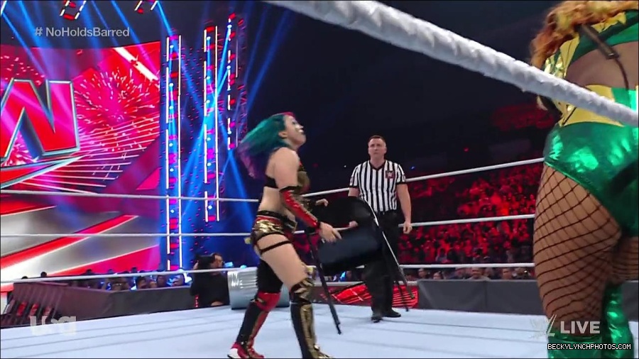 WWE_RAW_4th_July_2022_720p_WEBRip_h264_mp4_008107358.jpg