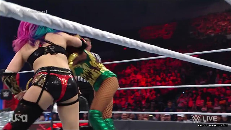 WWE_RAW_4th_July_2022_720p_WEBRip_h264_mp4_008126977.jpg