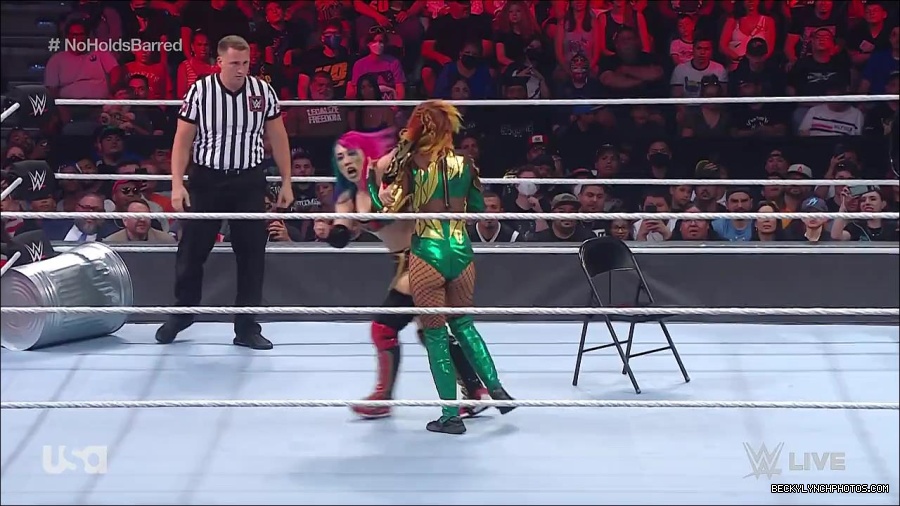 WWE_RAW_4th_July_2022_720p_WEBRip_h264_mp4_008132983.jpg