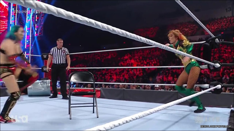 WWE_RAW_4th_July_2022_720p_WEBRip_h264_mp4_008138189.jpg