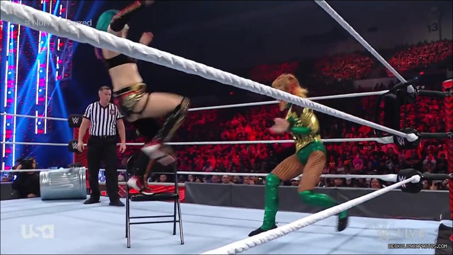 WWE_RAW_4th_July_2022_720p_WEBRip_h264_mp4_008138589.jpg