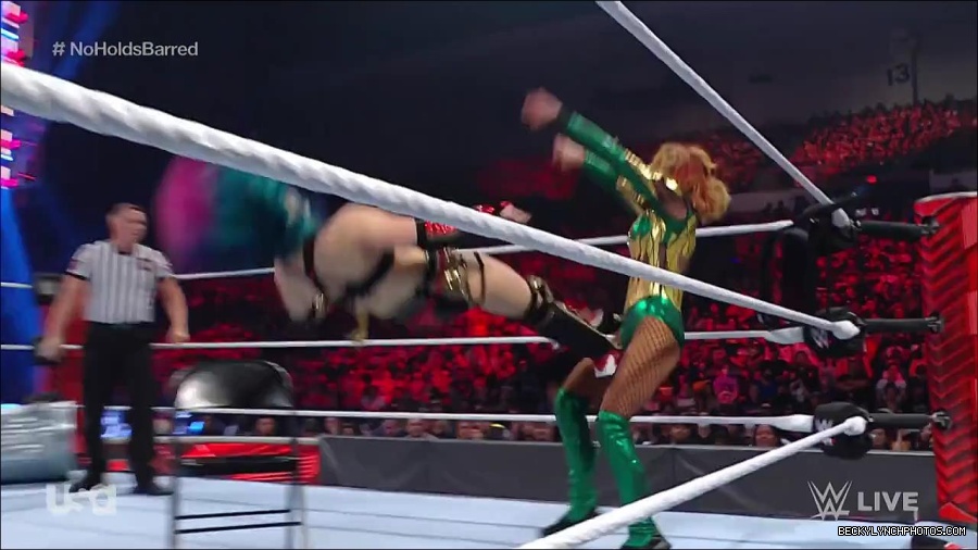 WWE_RAW_4th_July_2022_720p_WEBRip_h264_mp4_008138989.jpg