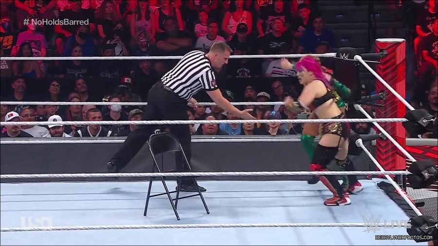 WWE_RAW_4th_July_2022_720p_WEBRip_h264_mp4_008142193.jpg