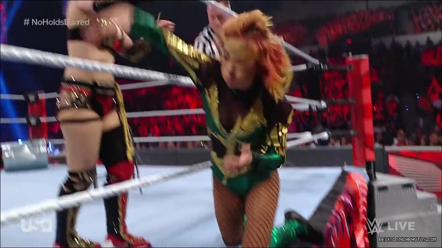WWE_RAW_4th_July_2022_720p_WEBRip_h264_mp4_008147398.jpg
