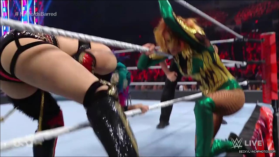 WWE_RAW_4th_July_2022_720p_WEBRip_h264_mp4_008151001.jpg