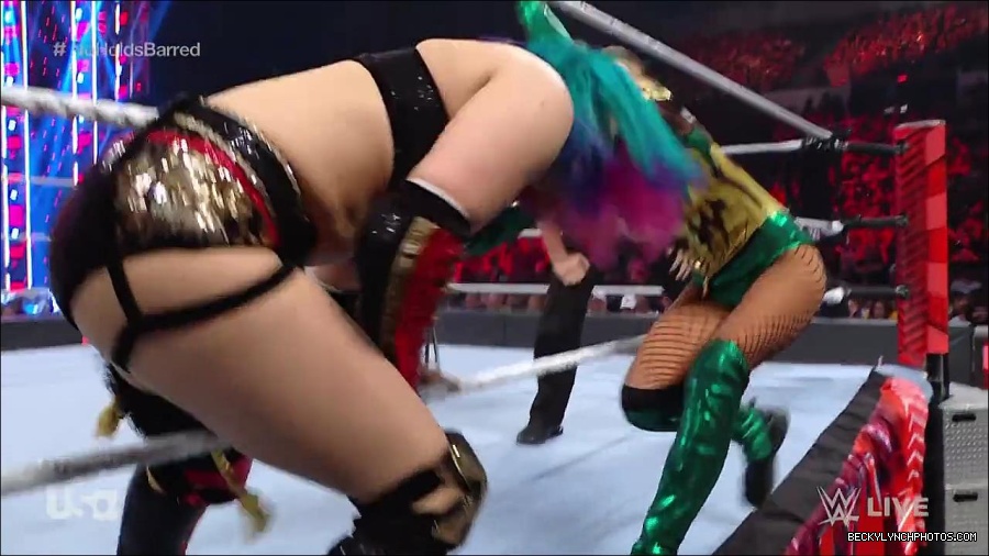 WWE_RAW_4th_July_2022_720p_WEBRip_h264_mp4_008151402.jpg