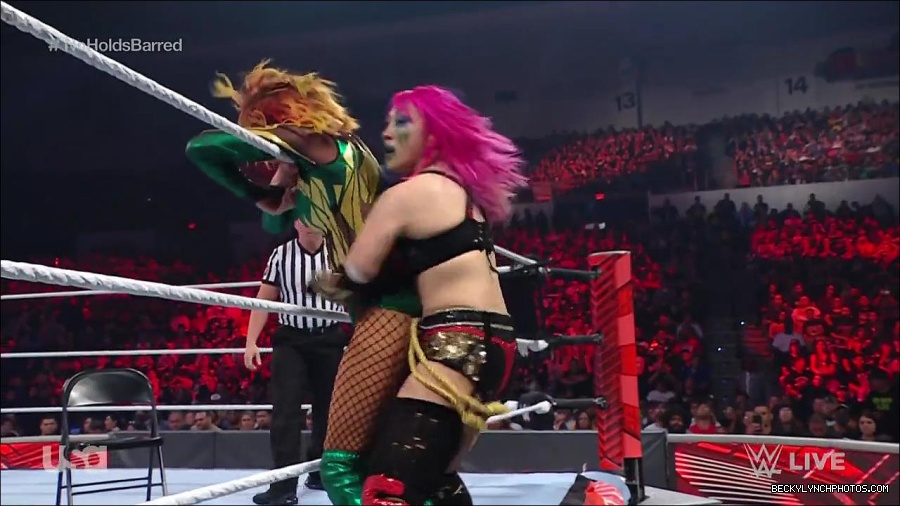 WWE_RAW_4th_July_2022_720p_WEBRip_h264_mp4_008154205.jpg