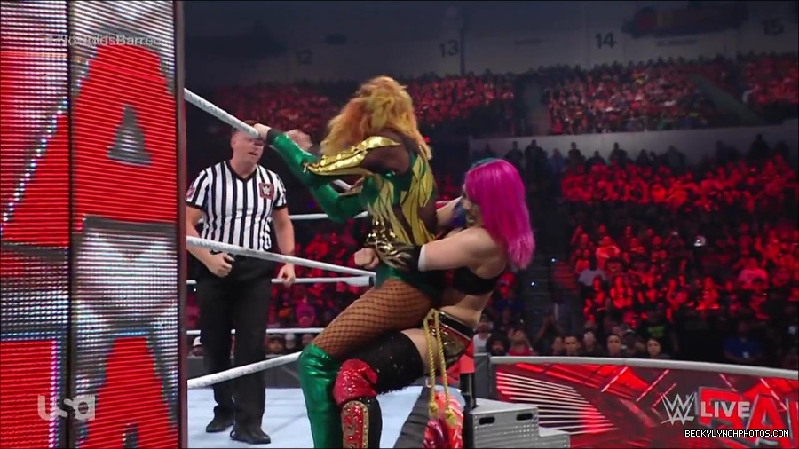 WWE_RAW_4th_July_2022_720p_WEBRip_h264_mp4_008156607.jpg