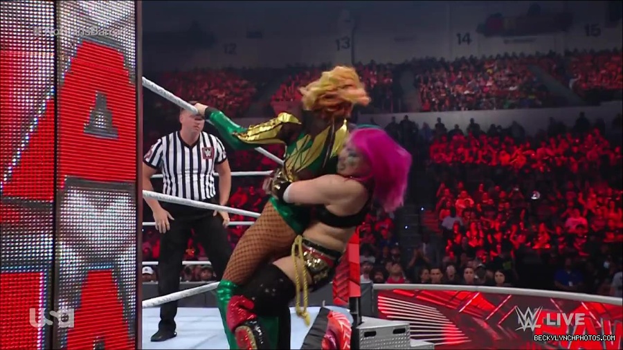 WWE_RAW_4th_July_2022_720p_WEBRip_h264_mp4_008157007.jpg