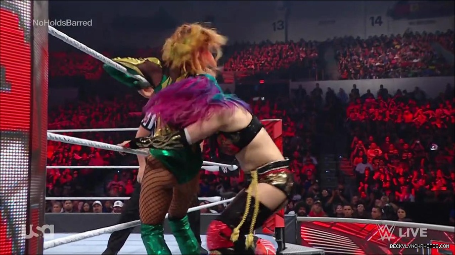 WWE_RAW_4th_July_2022_720p_WEBRip_h264_mp4_008160211.jpg