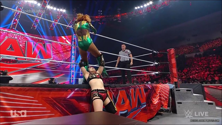 WWE_RAW_4th_July_2022_720p_WEBRip_h264_mp4_008162613.jpg