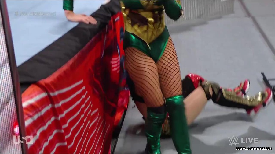 WWE_RAW_4th_July_2022_720p_WEBRip_h264_mp4_008167017.jpg