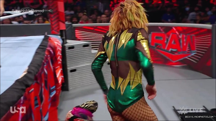 WWE_RAW_4th_July_2022_720p_WEBRip_h264_mp4_008167818.jpg