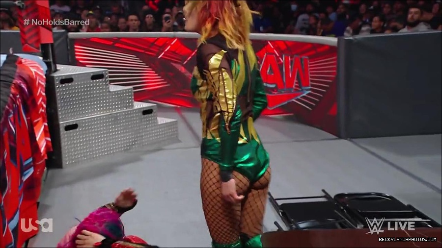 WWE_RAW_4th_July_2022_720p_WEBRip_h264_mp4_008168619.jpg