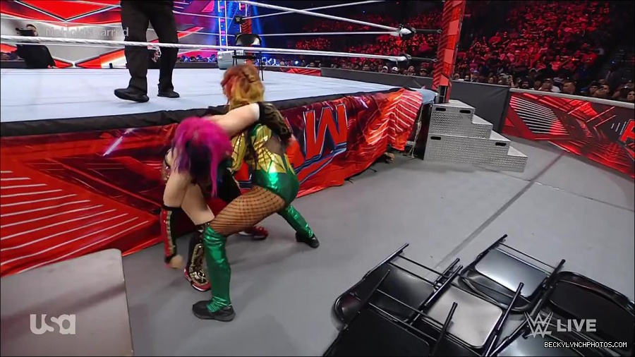 WWE_RAW_4th_July_2022_720p_WEBRip_h264_mp4_008171021.jpg