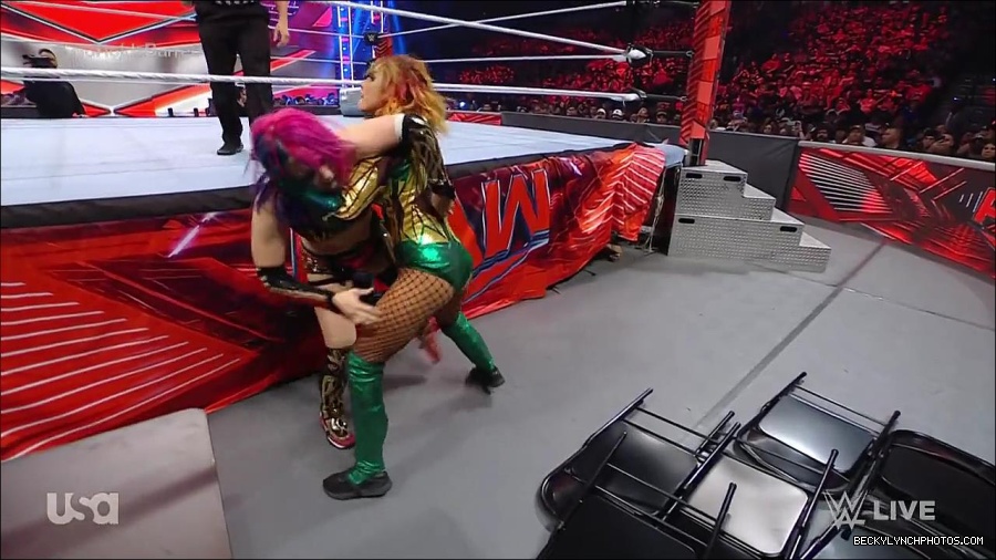 WWE_RAW_4th_July_2022_720p_WEBRip_h264_mp4_008171422.jpg