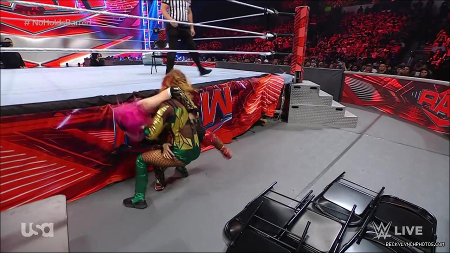 WWE_RAW_4th_July_2022_720p_WEBRip_h264_mp4_008173023.jpg