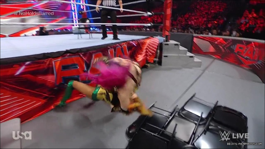 WWE_RAW_4th_July_2022_720p_WEBRip_h264_mp4_008173424.jpg