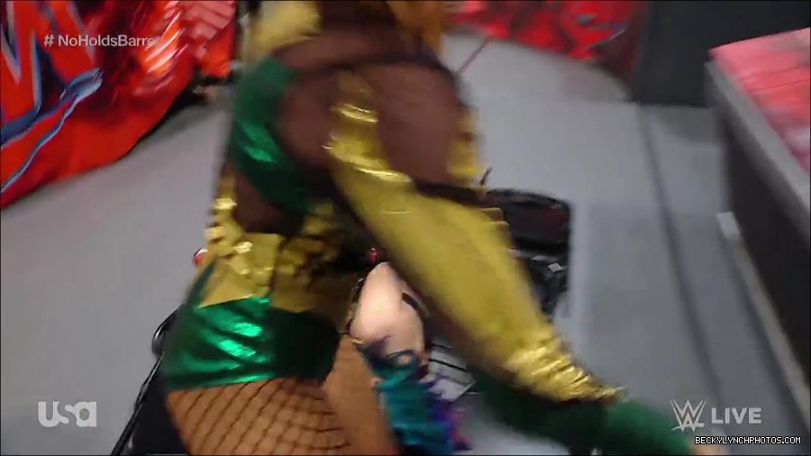 WWE_RAW_4th_July_2022_720p_WEBRip_h264_mp4_008176627.jpg
