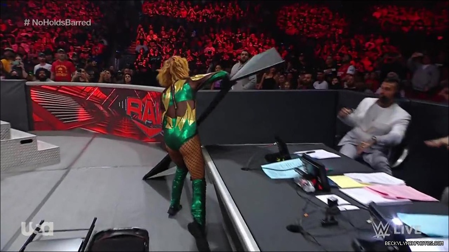 WWE_RAW_4th_July_2022_720p_WEBRip_h264_mp4_008178629.jpg
