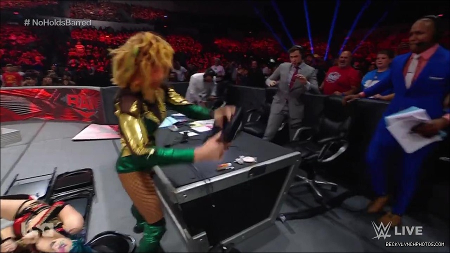 WWE_RAW_4th_July_2022_720p_WEBRip_h264_mp4_008184235.jpg