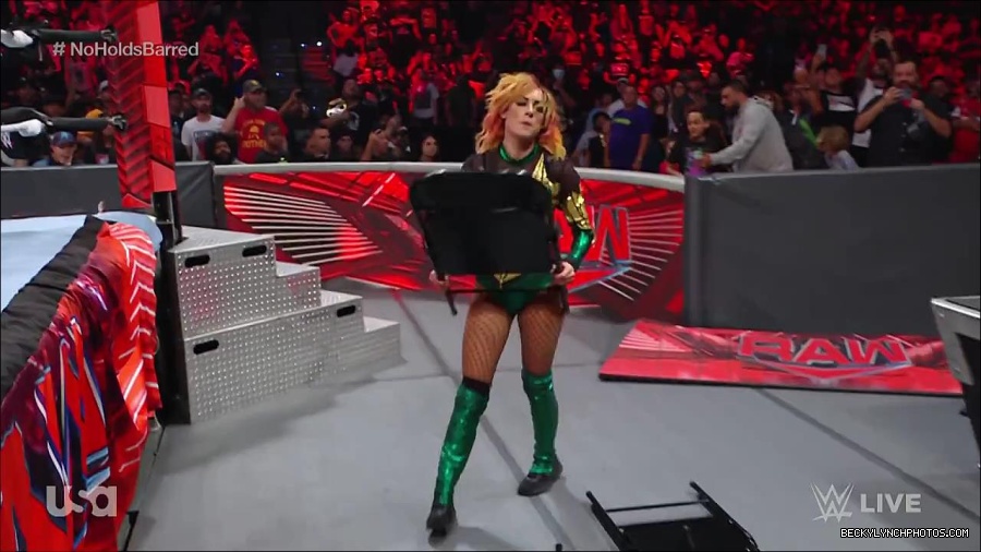 WWE_RAW_4th_July_2022_720p_WEBRip_h264_mp4_008189039.jpg