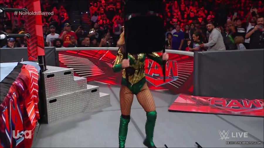 WWE_RAW_4th_July_2022_720p_WEBRip_h264_mp4_008189440.jpg