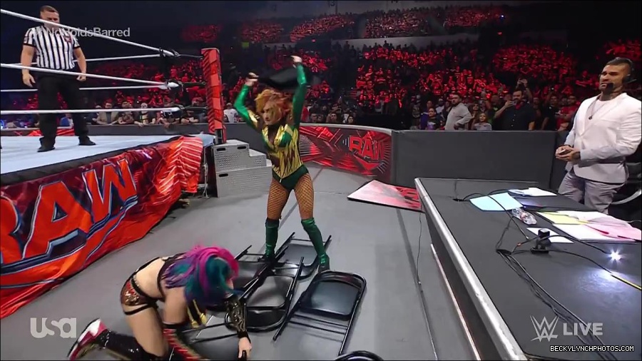 WWE_RAW_4th_July_2022_720p_WEBRip_h264_mp4_008191041.jpg