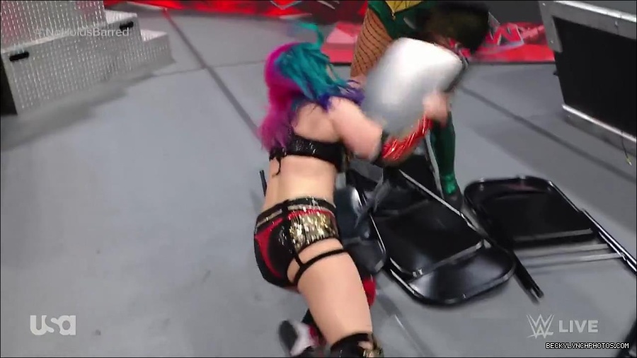 WWE_RAW_4th_July_2022_720p_WEBRip_h264_mp4_008192243.jpg