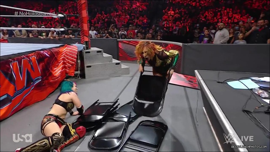 WWE_RAW_4th_July_2022_720p_WEBRip_h264_mp4_008193444.jpg