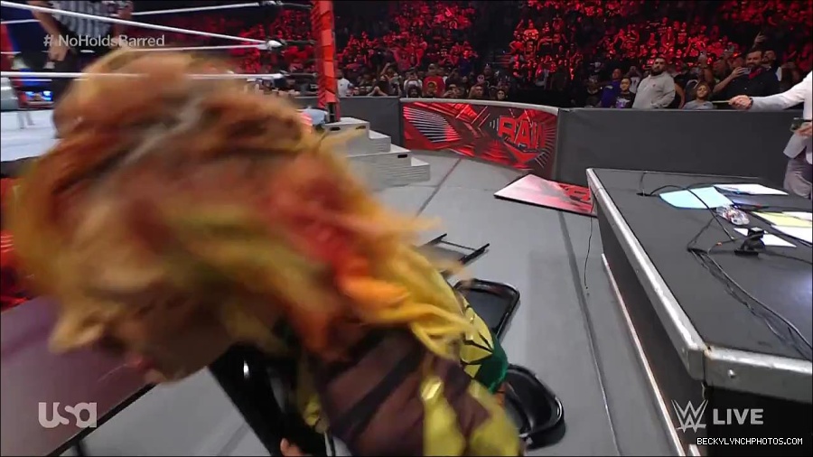 WWE_RAW_4th_July_2022_720p_WEBRip_h264_mp4_008195045.jpg