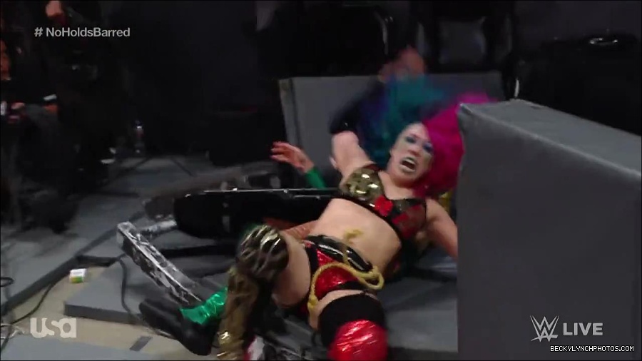 WWE_RAW_4th_July_2022_720p_WEBRip_h264_mp4_008204255.jpg